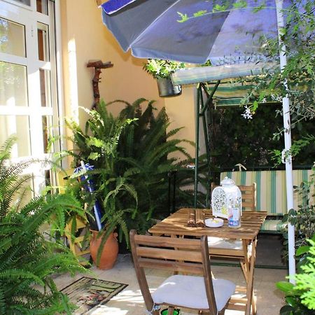 Il Giardino Di Laura Private Rooms Мондело Екстериор снимка