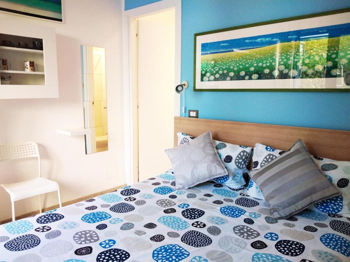 Il Giardino Di Laura Private Rooms Мондело Екстериор снимка