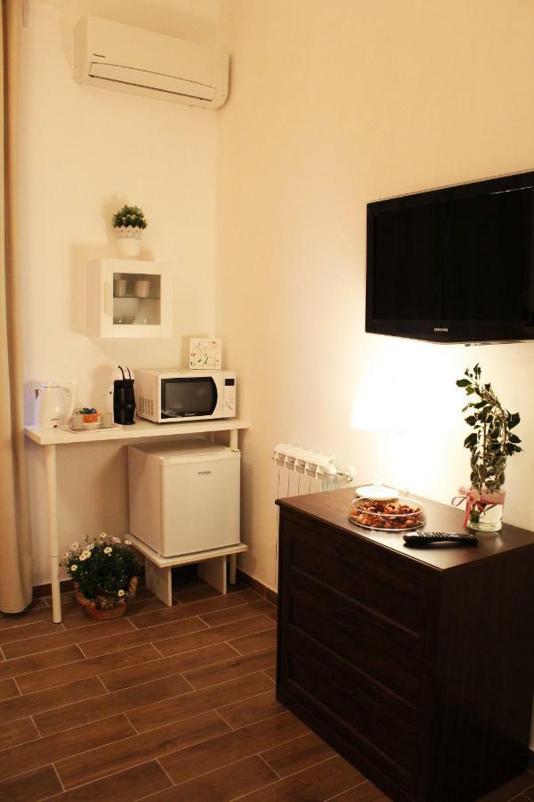 Il Giardino Di Laura Private Rooms Мондело Екстериор снимка