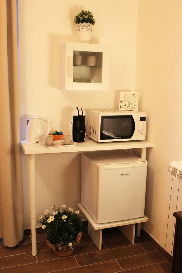 Il Giardino Di Laura Private Rooms Мондело Екстериор снимка